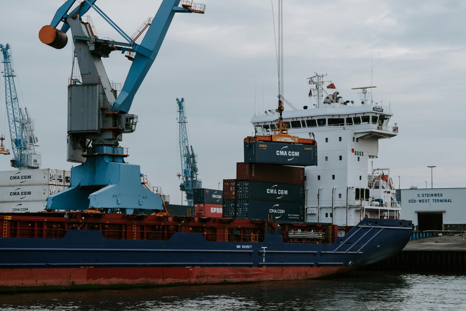 Shipping containers for wholesale export Canada